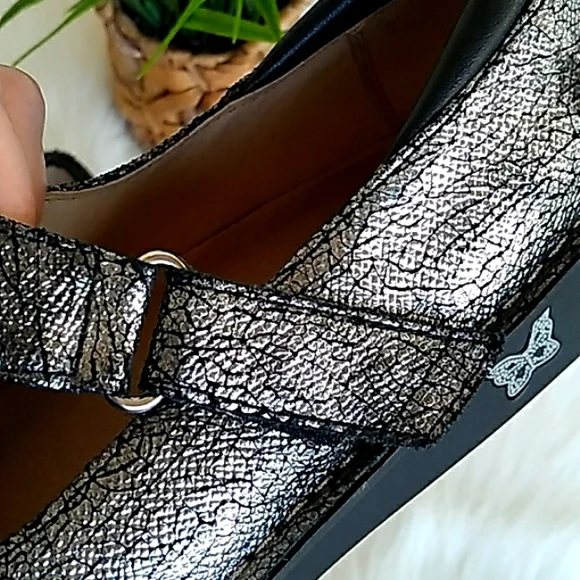 Alegria Mary Jane silver metallic shoes - Picture 4 of 9